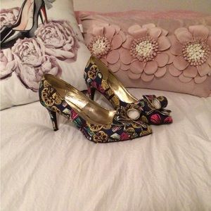 Multicolor Torta Caliente pumps